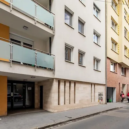 - Terrace - Modern Budapest